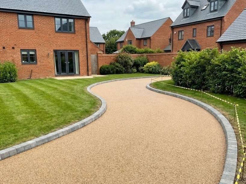 Residential Garden Pathways That Transform Your Outdoor Space