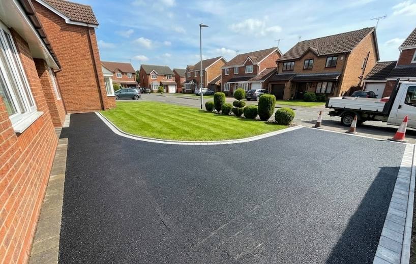 Weather Conditions and Timing Considerations for Tarmac Driveway Installation